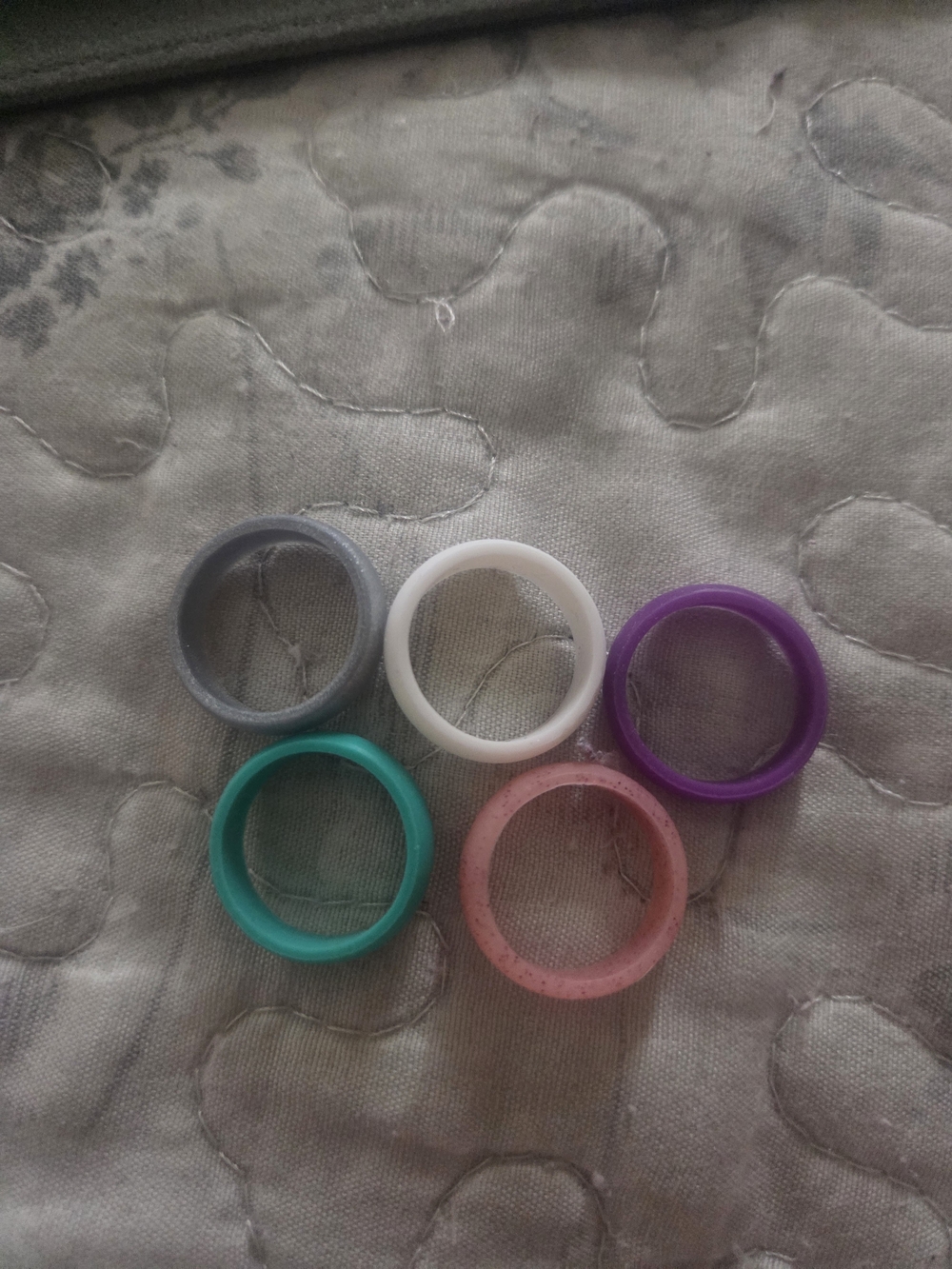 UNISEX Colorful Silicone Rings Set - Gray, White, Purple, Teal, Pink Size 6
